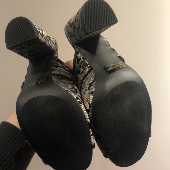 NOWT “Qupid” Brand Open Toe Heel. Gold Buckle. All Man Made Materials. Size 10 - Picture 5 of 6